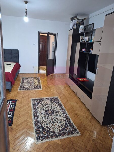 Garsoniera   Drumul Taberei la parc Moghiorasi